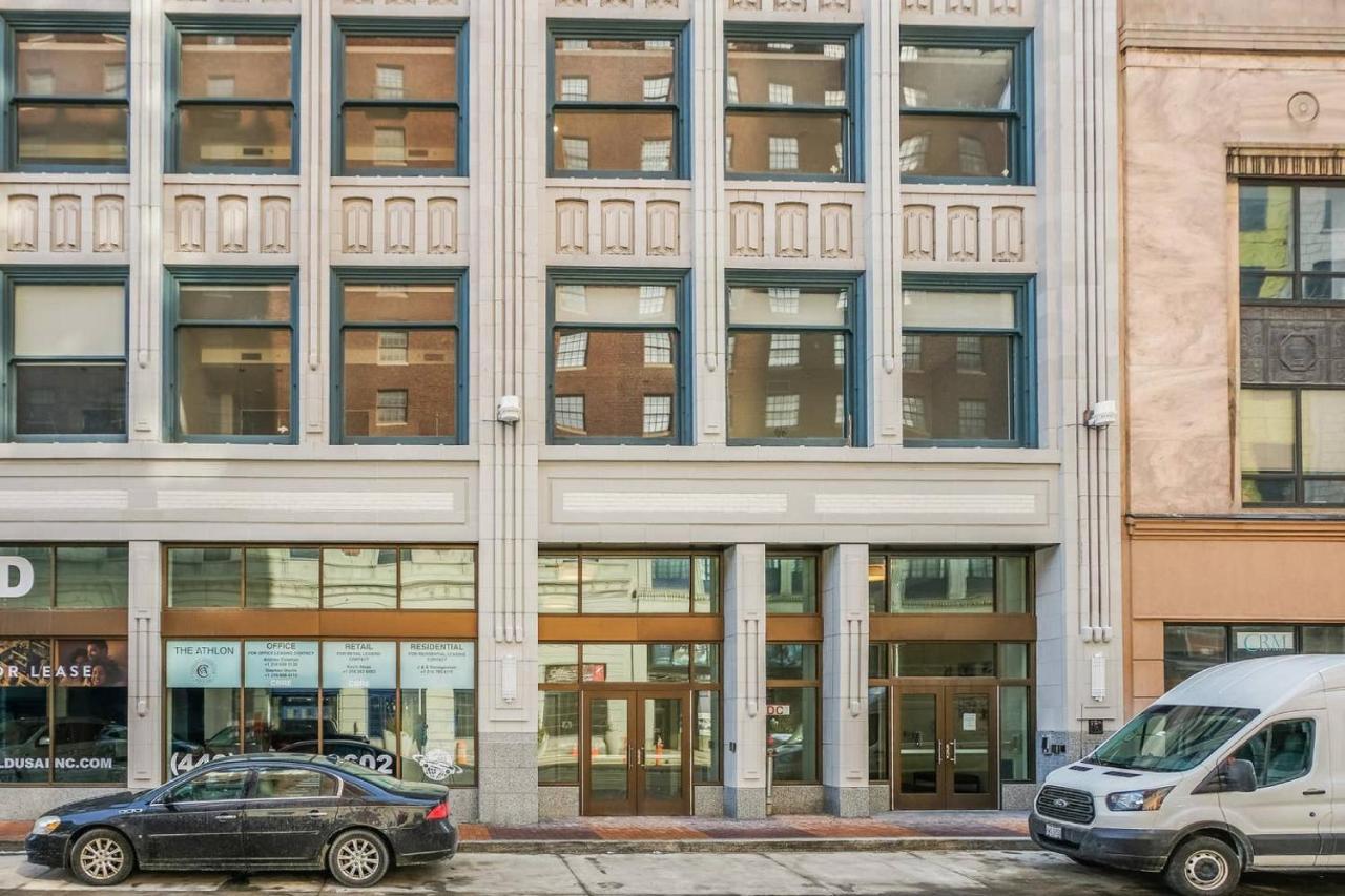 Frontdesk Athlon Apts Downtown Cleveland Apartment Exterior photo